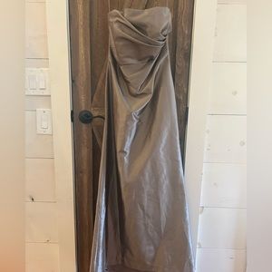 Women’s strapless size 4 evening formal dress. Champagne.
